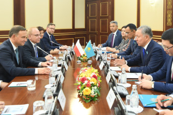 Фотография к новости: Казахстанским депутатам интересен опыт польского законодательства в области транспорта - Нигматулин