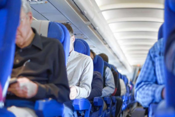 Фотография к новости: Как казахстанские авиакомпании борются с дебоширами на борту самолета