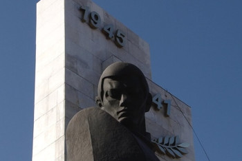 Фотография к новости: С памятника погибшим в ВОВ в Темиртау украли звезду Вечного огня