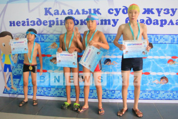 Фотография к новости: Более тысячи алматинских детей бесплатно обучились плаванию