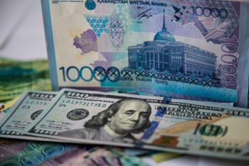 Фотография к новости: Тенге продолжает укрепляться на торгах KASE