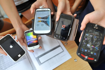 Фотография к новости: Указаний о запрете использования смартфонов в школах не поступало – МОН РК