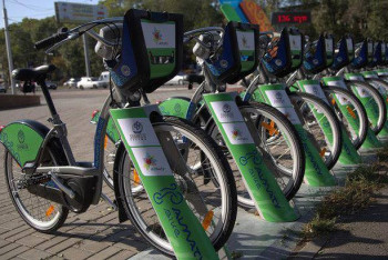 Фотография к новости: В Алматы запустили 25 новых станций велопроката