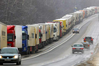 Фотография к новости: Как Казахстан устранит пробки на границе с Узбекистаном, рассказали таможенники