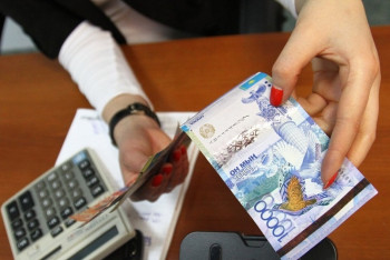 Фотография к новости: Реальная стоимость зарплат в Казахстане упала