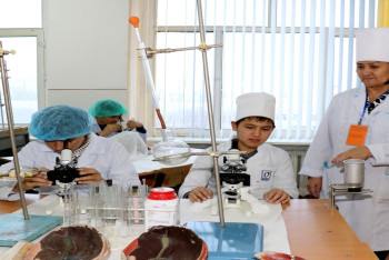 Фотография к новости: В Кызылорде начали подготовку специалистов для стекольной промышленности (ФОТО)