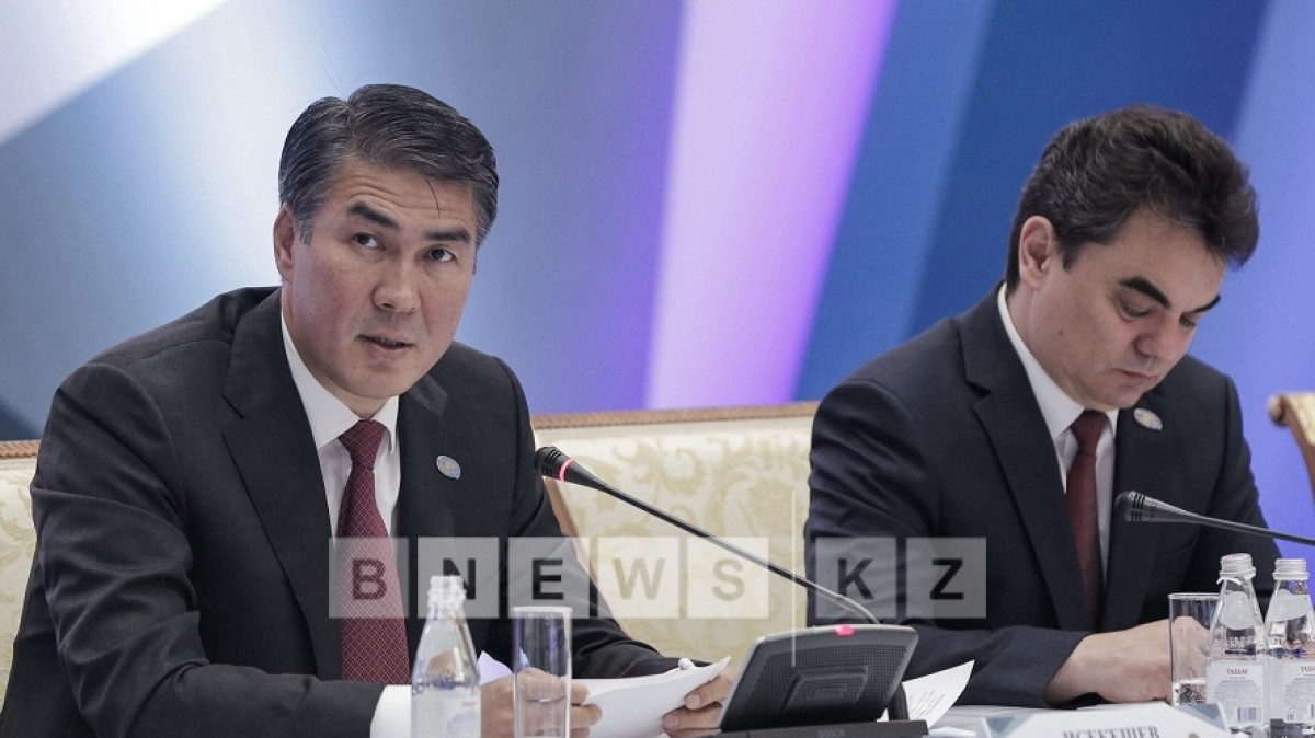  Арман Мухатов