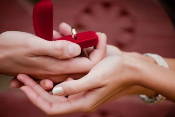 Фотография к новости: Предложение руки и сердца почти за 300 тыс долларов сделал мужчина в Дубаи