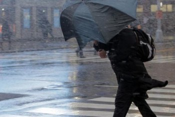 Фотография к новости: Штормовое предупреждение объявлено в шести регионах Казахстана