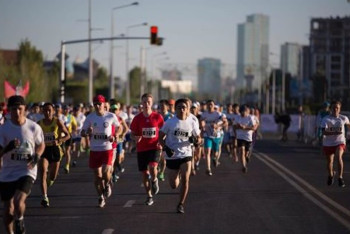 Фотография к новости: 4,5 млн тенге обещает Астанинский марафон для дистанции 42 км 195 м