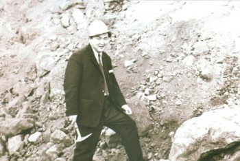 Фотография к новости: Первооткрывателю большой нефти в Казахстане воздали дань памяти геологи страны