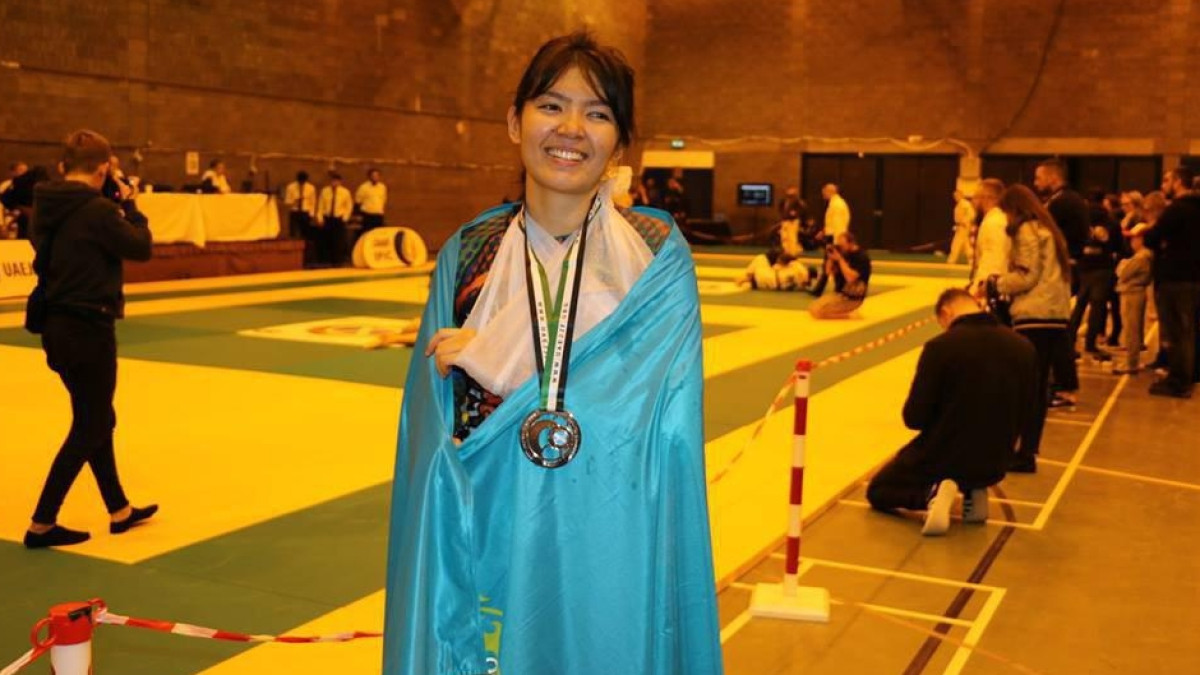  Facebook Айгерим Толеухановой