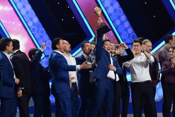 Фотография к новости: «Каzахи» подарят деньги от победы в КВН Ниязу Сундиталиеву