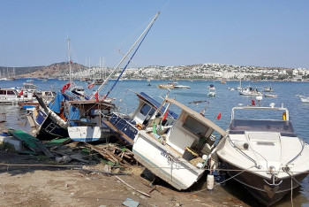 Фотография к новости: Консульство РК в Турции собирает данные о казахстанских туристах в районе землетрясения