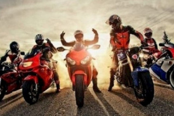 Фотография к новости: Мотосезон в столице: За три дня выявлено более 30 административных правонарушений