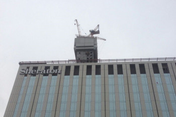 Фотография к новости: ЧП на «Абу-Даби Плаза»: надломилась стрела башенного крана 