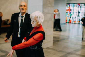 Фотография к новости: Как могут влюбляться пенсионеры покажет сериал «Мезгілсіз махаббат» на «Хабаре» 