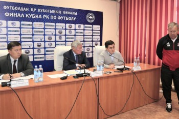 Фотография к новости: Сапарбаев футболистам «Актобе»: Не вижу полной самоотдачи