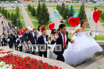 Фотография к новости: В День столицы в Астане сыграли свадьбу 38 пар