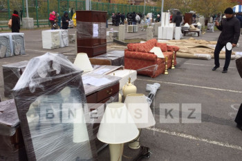 Фотография к новости: От пылесоса до авто: Посольство США распродает имущество