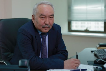 Фотография к новости: Э.Байжунусов: Мы не страхуем свое здоровье, но страхуем автомобили