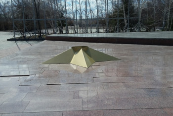 Фотография к новости: В Темиртау на памятнике воинам ВОВ восстановили украденную звезду