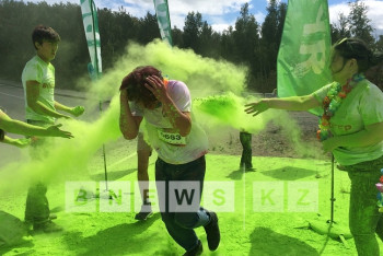 Фотография к новости: Самый яркий марафон собрал более тысячи человек в Боровом