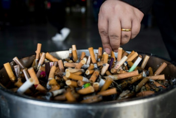 Фотография к новости: В ВОЗ рассказали, сколько человек ежегодно умирает от курения