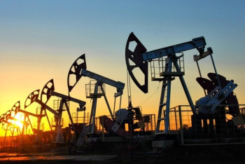 Фотография к новости: Нефть дорожает на фоне признаков сужения рынка