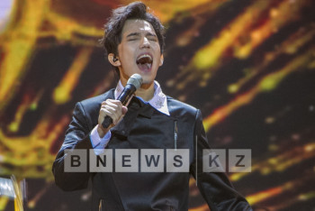 Фотография к новости: Димаш Кудайбергенов получил премию MTV Music Awards 