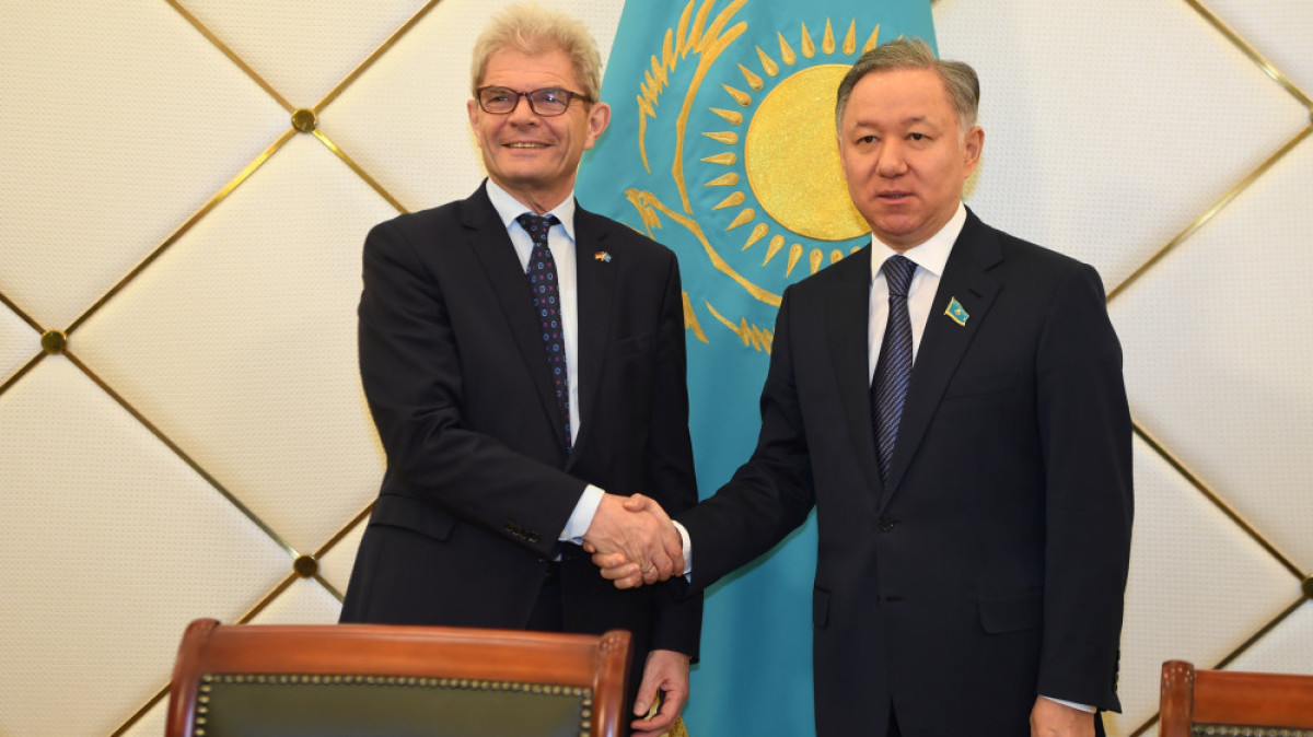  пресс-служба Мажилиса парламента РК