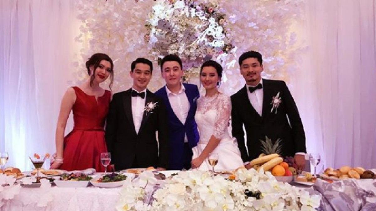  из Instagram певца