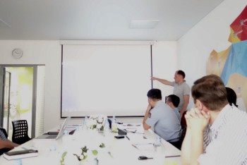 Фотография к новости: В Астане презентовали систему электронных браслетов слежения