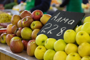 Фотография к новости: Почему на базарах Алматы недешево и небезопасно, рассказал Байбек