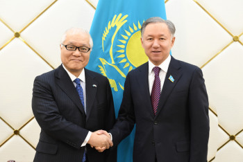 Фотография к новости: Нигматулин принял главу Азиатского форума парламентариев по народонаселению и развитию