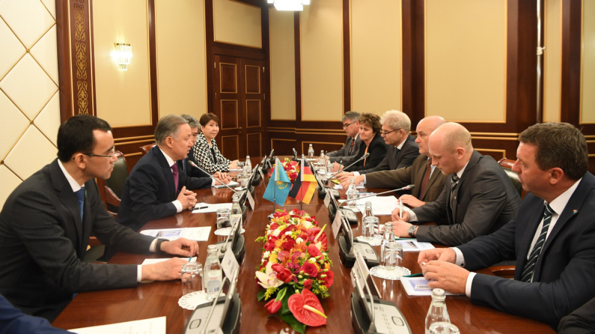  пресс-служба Мажилиса парламента РК