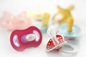 Фотография к новости: В Алматы прохожие нашли в кустах новорожденного ребенка 