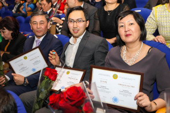 Фотография к новости: Преподаватели вузов Казахстана получили по 4,5 млн тенге