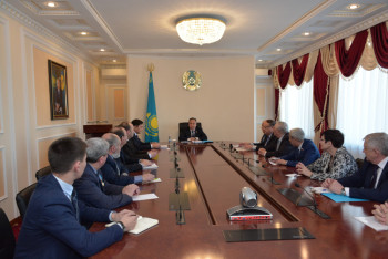 Фотография к новости: Малик Мурзалин отчитался перед Общественным советом Акмолинской области