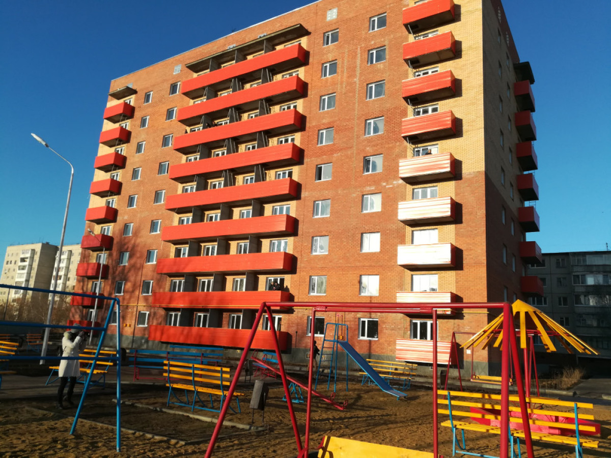 автора