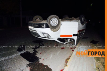 Фотография к новости: Машина «скорой помощи» с пациентами перевернулась в Уральске