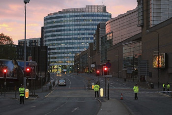 Фотография к новости: Мировые звезды выразили соболезнования в связи со взрывом в Манчестере