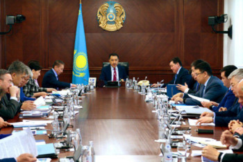 Фотография к новости: Б.Сагинтаев провел заседание госкомиссии по реализации Послания Президента