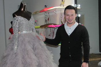 Фотография к новости: Платье весом в 25 кг станет главным украшением участницы из Казахстана на «Мисс Вселенной» (ФОТО)