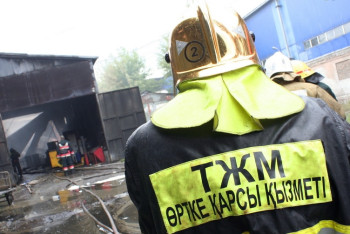 Фотография к новости: Пожарные предотвратили гибель более 30 алматинцев