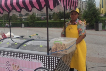 Фотография к новости: В Астане предпринимателей-нелегалов можно будет отличить по отсутствию униформы