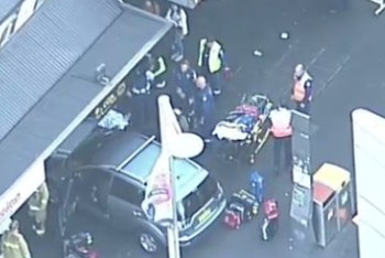 Фотография к новости: СМИ: Автомобиль въехал в толпу в пригороде Сиднея