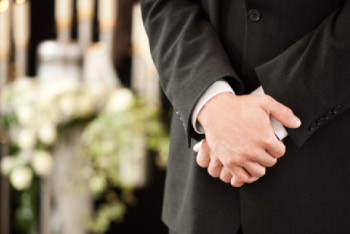 Фотография к новости: Директор российской ритуальной конторы инсценировал свою смерть ради денег