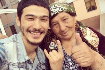 Фотография к новости: BBC News заинтересовался бабушкой-рэпером из Алматы