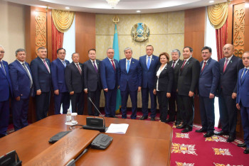 Фотография к новости: К. Токаев провел встречу с избранными сенаторами